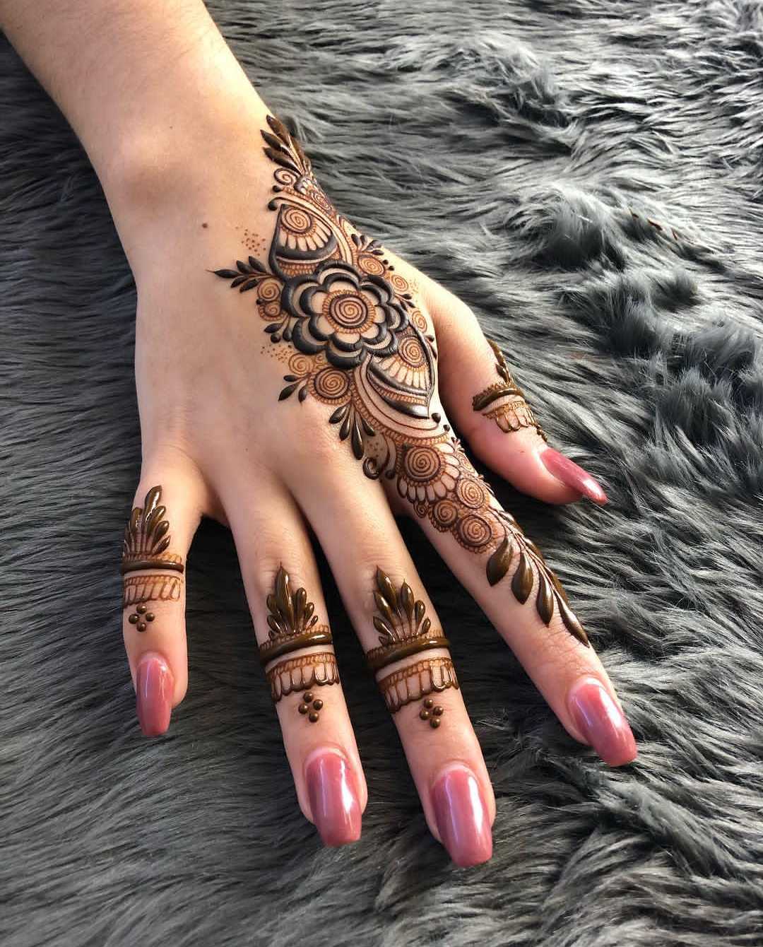 Beautiful Arabic Mehndi Designs