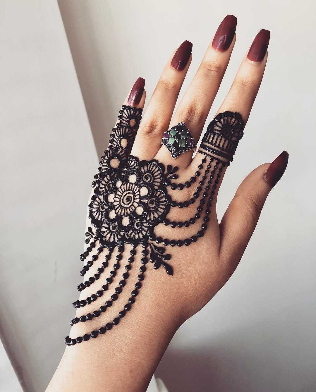 Black Arabic Mehndi Designs