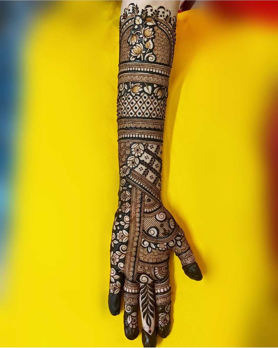 Left hand Bridal Mehndi Design