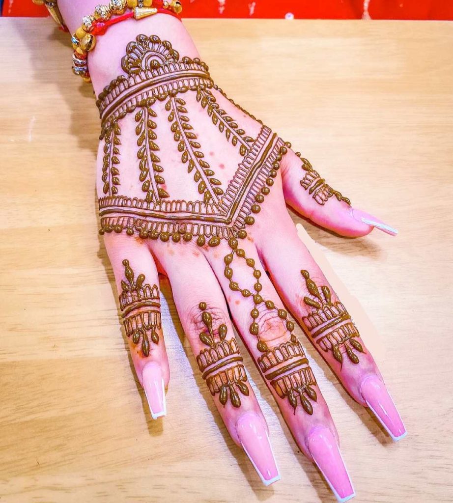 Long nails Eid Mehndi Designs