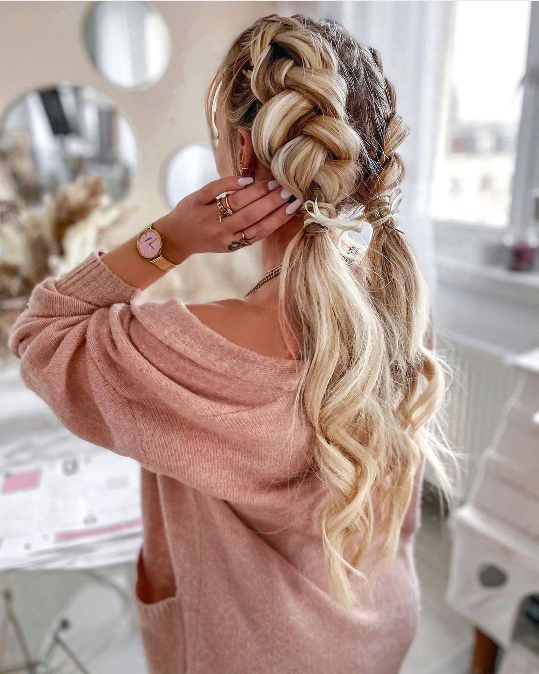 Perfect Hair Style DP For Girls